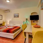 Splendid Apartments