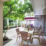 Splendid Apartments